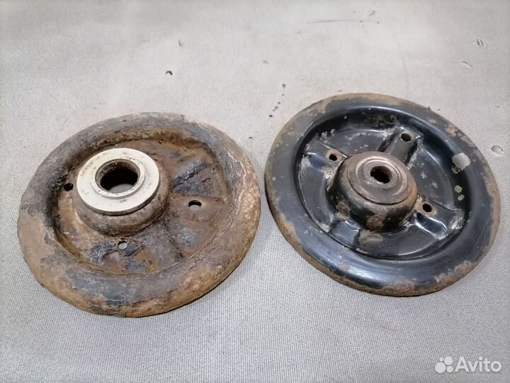 Опора передней пружины (чашка) Mitsubishi Carisma