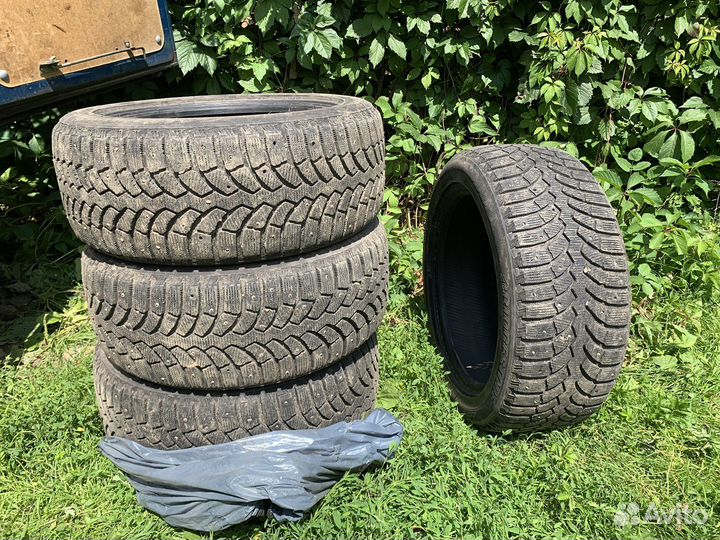 Bridgestone Blizzak Spike-02 225/50 R17