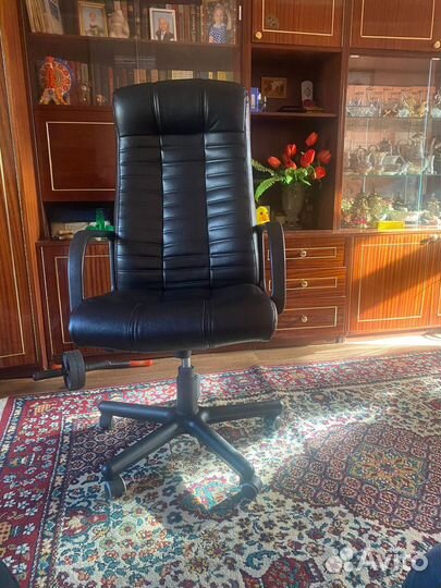 Компьютерное кресло