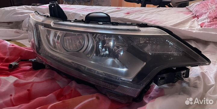 Фара правая Mitsibishi Outlander