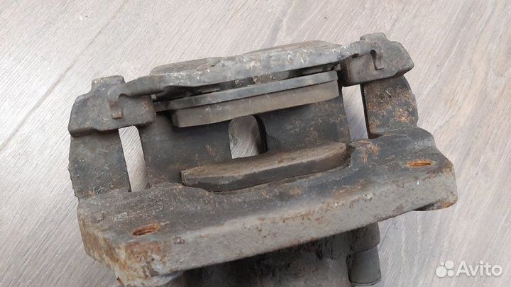 Суппорт тормозной передний правый Bmw X5 E53