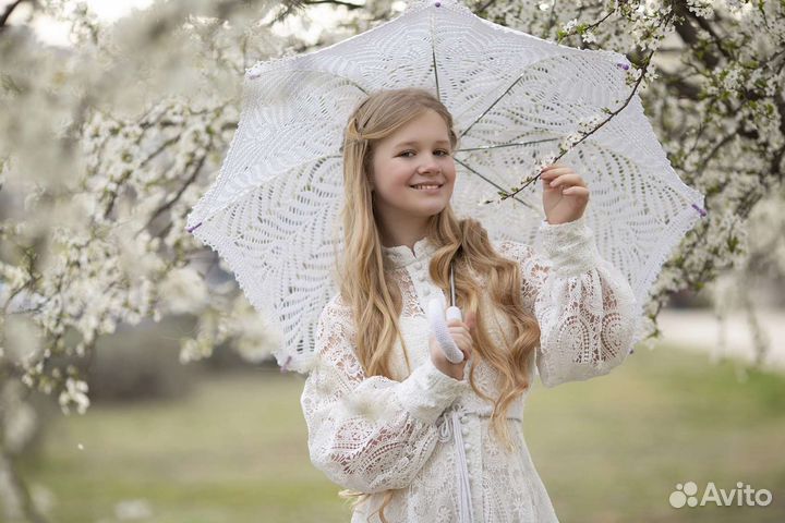 Зонт ажурной ручной вязки