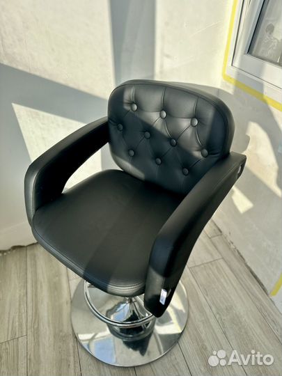 Барный стул бровиста/визажиста