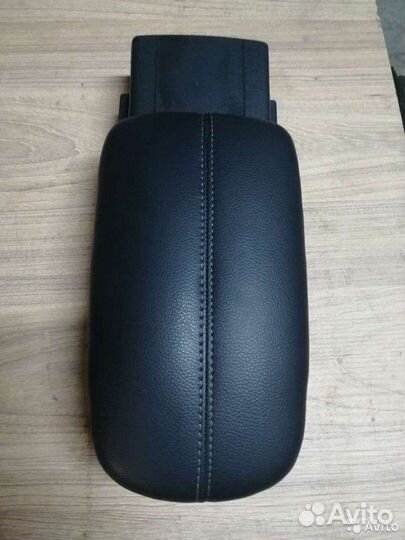 Подлокотник Toyota Corolla E150-151 выдвижной