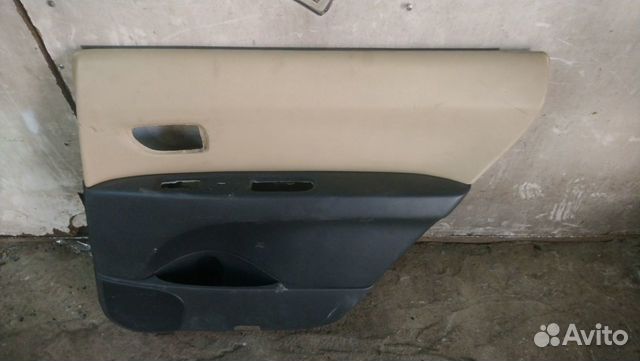 Дверная карта задняя правая Subaru Tribeca 2008