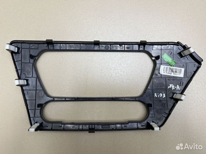 Рамка магнитолы Kia Rio 3