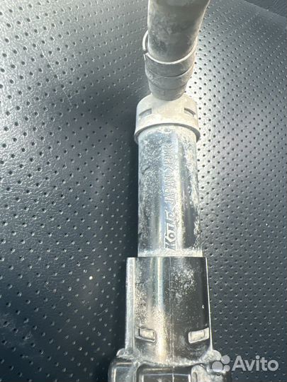 Форсунка омывателя фар на lx570 оригинал