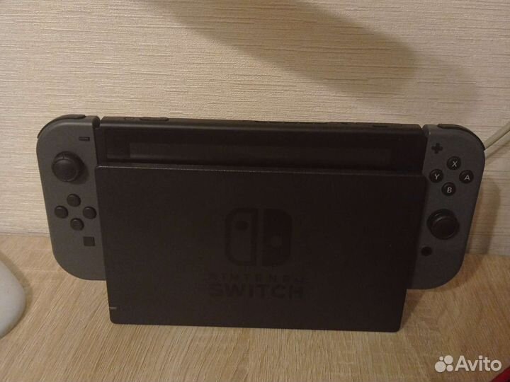 Игровая приставка nintendo switch+аксессуары