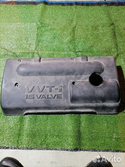 Декоративная крышка двс 11212-0D020 Toyota Voltz Z