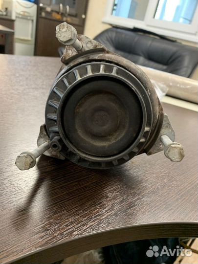 Подушка двигателя левая Bmw 750Lix F02 N63 4.4I