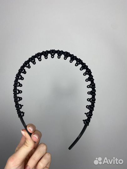 Черный ободок для волос с цветочками