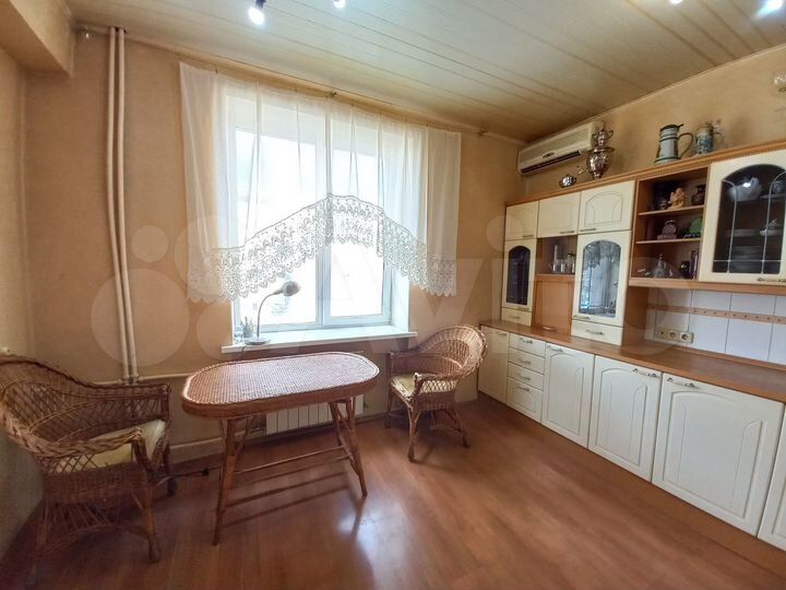 4-к. квартира, 130 м², 3/5 эт.