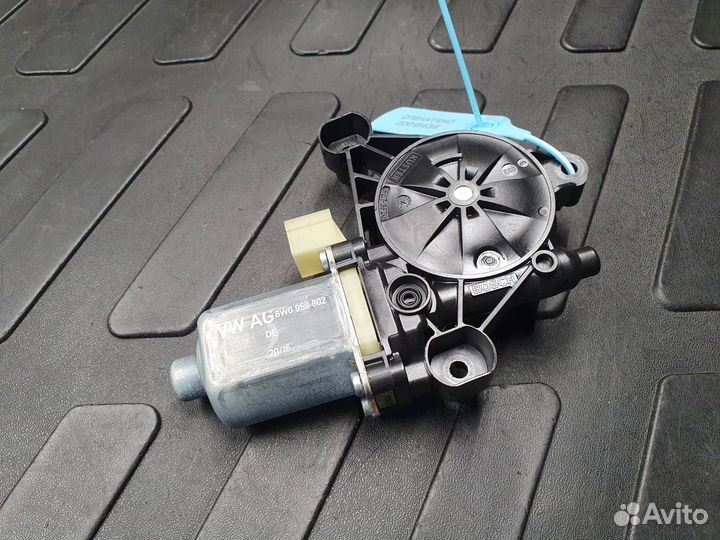 Моторчик стеклоподъемника Audi Q7 4M 2016