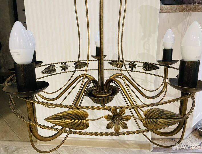 Люстра потолочная новая