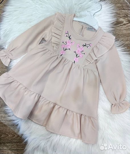 Платье для девочки новое