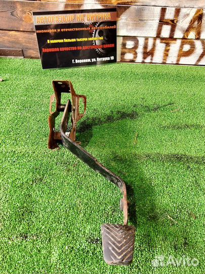 Педаль сцепления Mitsubishi Lancer 9 4G18 2004