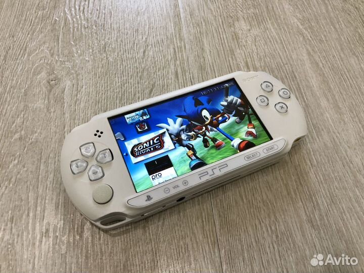 Sony PSP 1008 Street\White\Прошита\27 Игр