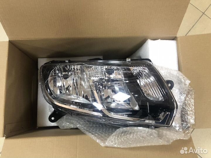 Фара renault logan / sandero 14-18 R