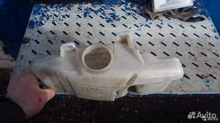 Бачок омывателя Hino Ranger