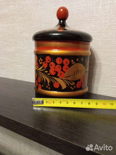 Деревянная посуда с хохломской росписью