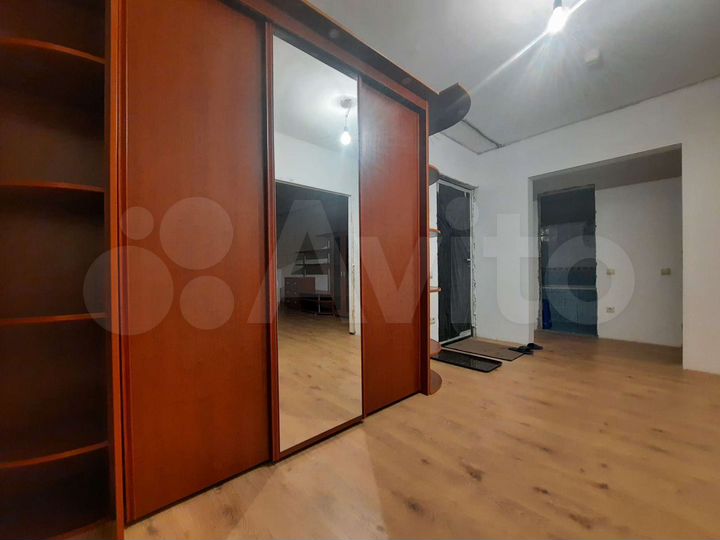 2-к. квартира, 65 м², 8/10 эт.