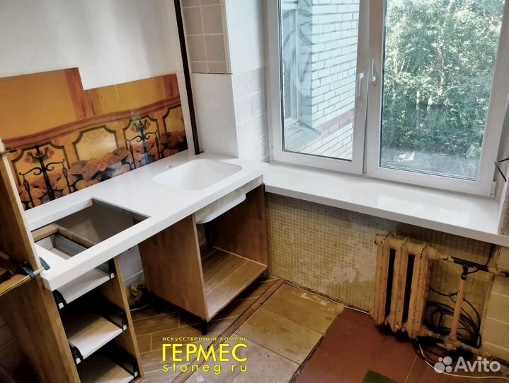 Подоконник Столешница с мойкой из камня Hi-Macs m2