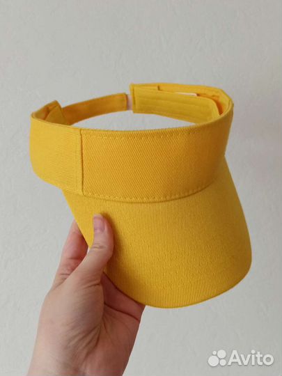 Кепка-козырек и напульсники