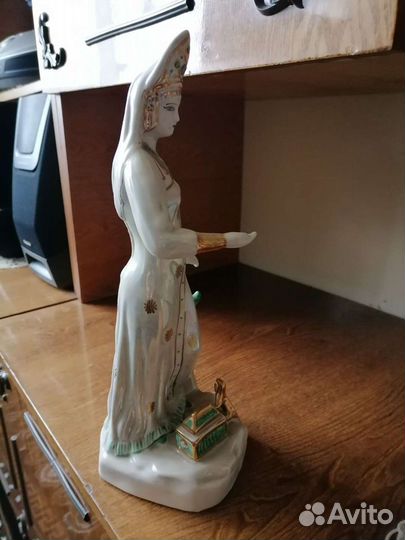 Фарфоровые статуэтки и фигурки лфз