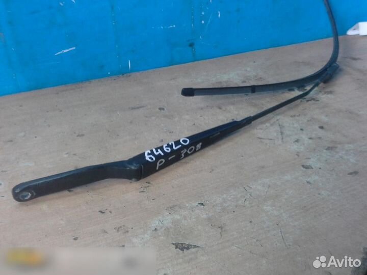 Поводок стеклоочистителя передний левый Peugeot 30