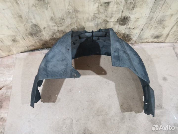 Подкрылок задний левый Ford Focus 3 хетчбэк 1.6