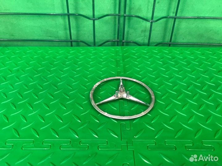 Эмблема багажника Mercedes Benz E240 W211 112.913