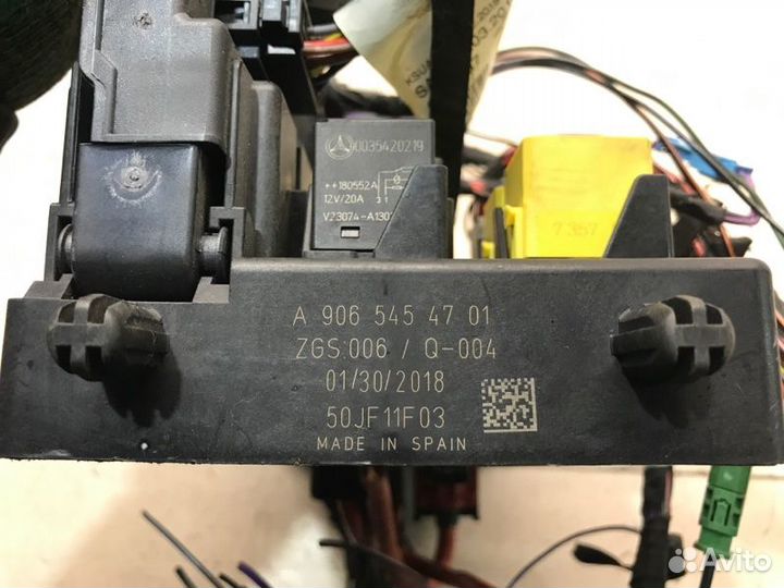 Блок предохранителей Mercedes Sprinter W907 OM654