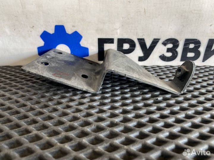 Кронштейн спойлера Volvo FH4 82282400