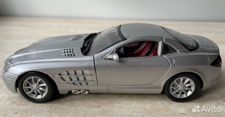Коллекционая модель Mercedes-Benz SLR mclaren 1:24