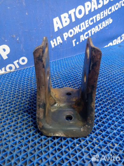 Кронштейн опоры двигателя Toyota Sprinter седан