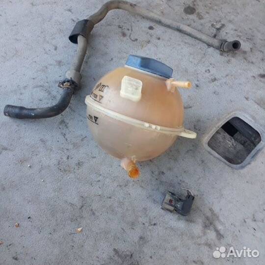 Бачок расширительный Шкода Октавия А4U1 VW Гольф 4