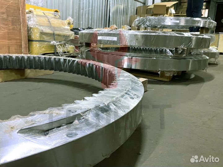 Поворотный круг Komatsu PC220LL-8 206-25-00301