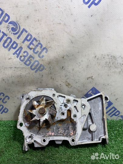 Помпа Renault Megane 2 седан 1.6 K4M812 2006