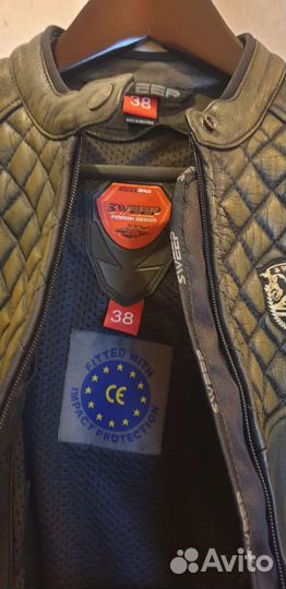 Мотокуртка кожаная женская