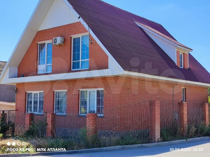 Дом 183,2 м² на участке 6,1 сот.