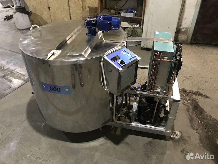 Охладитель молока Танк вертикальный уом 300 л