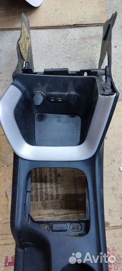 Подлокотник центральная консоль Kia Ceed 2 JD