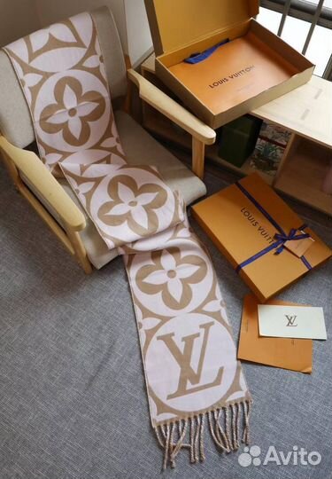 Шарф Louis Vuitton из шерсти