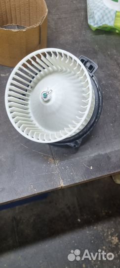 Вентилятор отопителя mitsubishi Galant