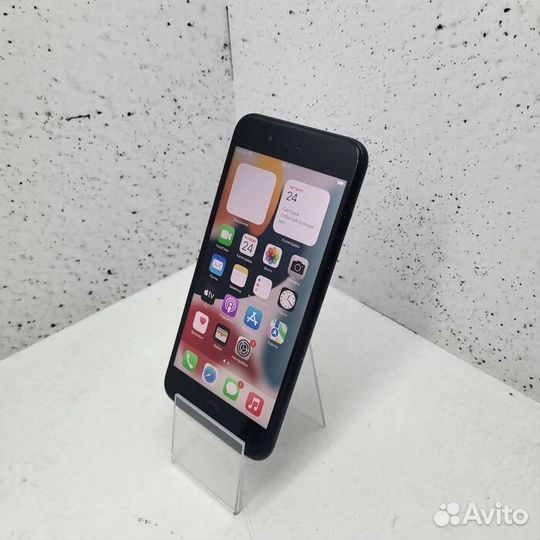 Apple iPhone 7 Plus 3/32 гб Черный Смартфон