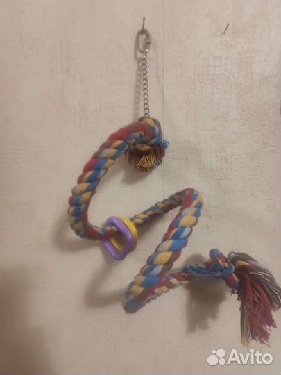 Игрушка для попугая