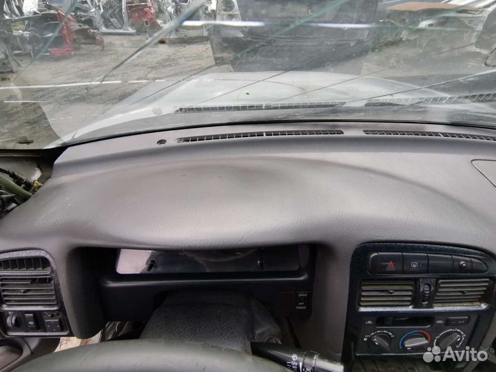 Салон торпедо Toyota Avensis 1997-2003