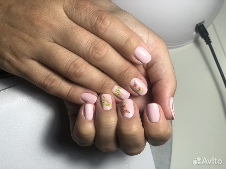 Начинающий мастер маникюра