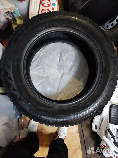 Bridgestone Blizzak Spike-01 225/65 R17 106T