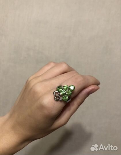 Кольцо с кристаллами/стразами swarovski